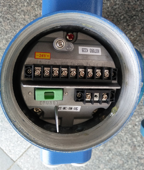 Счетчик- расходомер горячих продаж Electro магнитный используемый для сделанных воды и нечистот в Китае